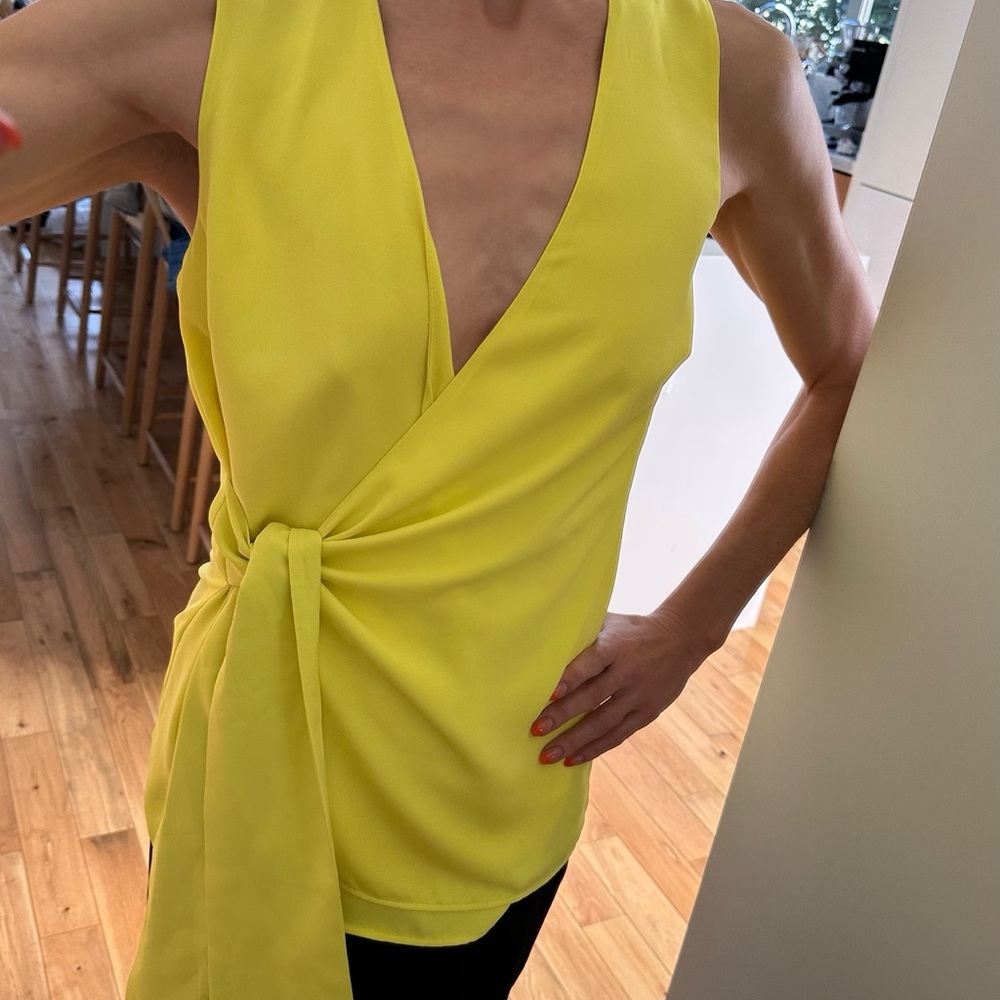 Warehouse Knot Front Top in Yellow - US6